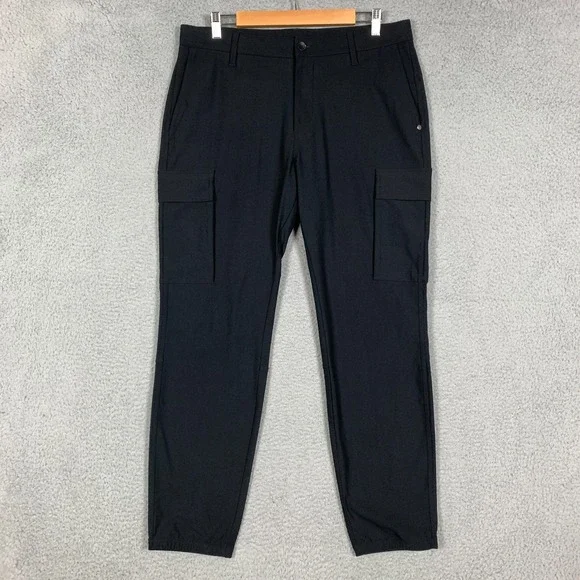 Vuori Meta Cargo Pants Men's 33 x 30 Black Performance VersaLife Stretch Travel